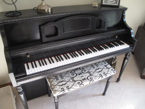 Custom Piano - Black Gloss with Beige Piano